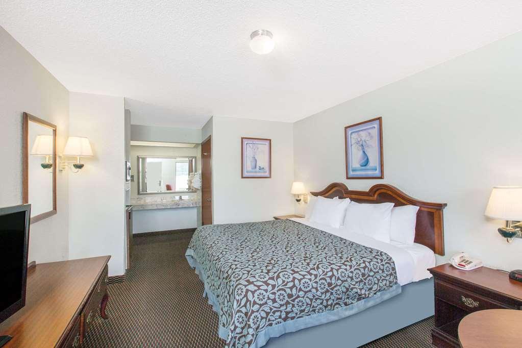 Days Inn By Wyndham West Point Room photo