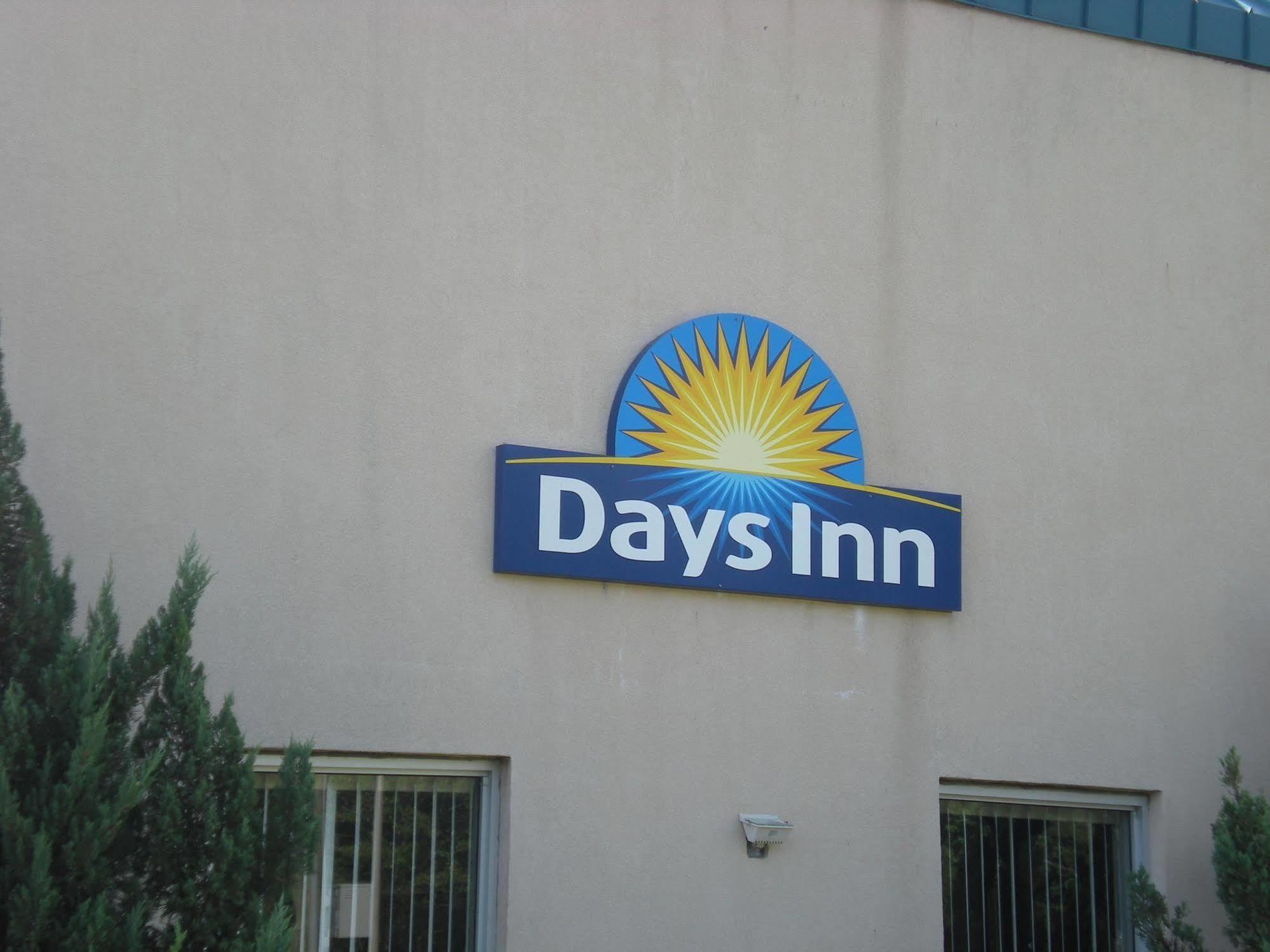 Days Inn By Wyndham West Point Exterior photo